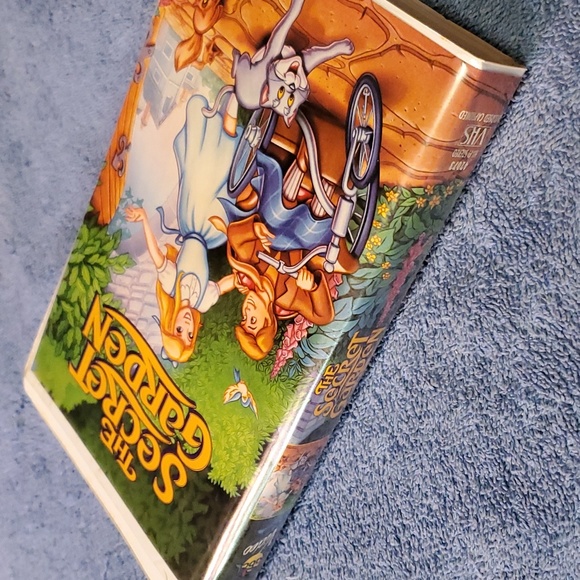 The Secret Garden - Picture 3 of 4